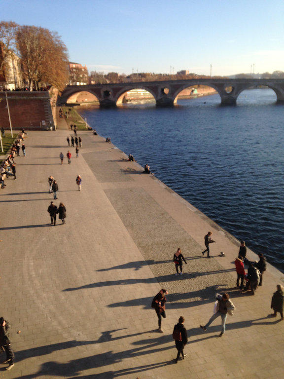 balade sur les quais de la garonne excursion toulouse maison naude